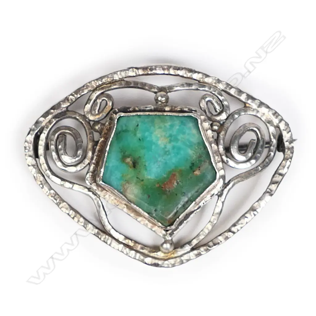 An Edith Morris (NZ 1896-1965) Arts & Crafts silver brooch Image 1++